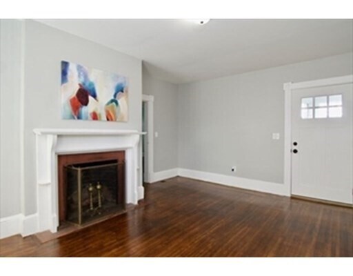 Building Photo - 56 Mulberry St