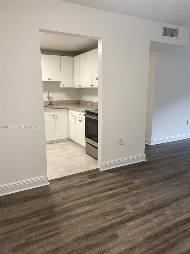 Building Photo - 5112 NW 79th Ave