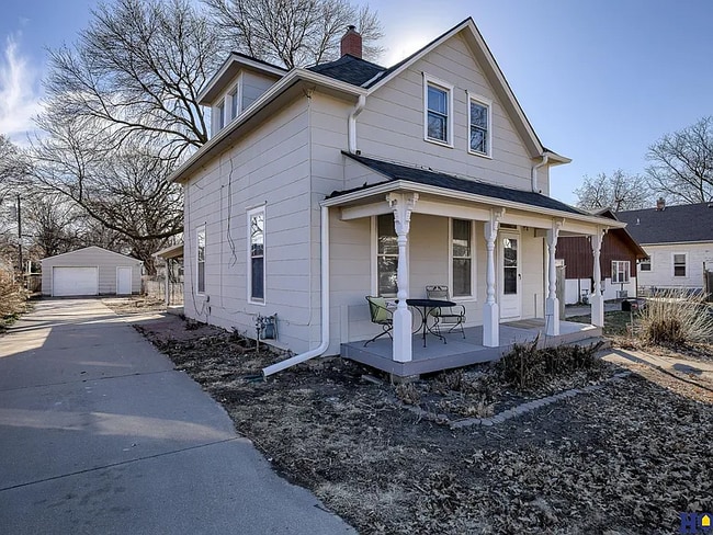 Building Photo - 825 C St