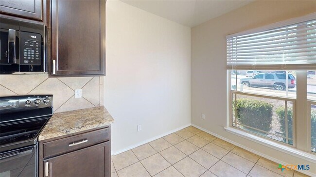 Foto del edificio - 6600 Katy Creek Ln