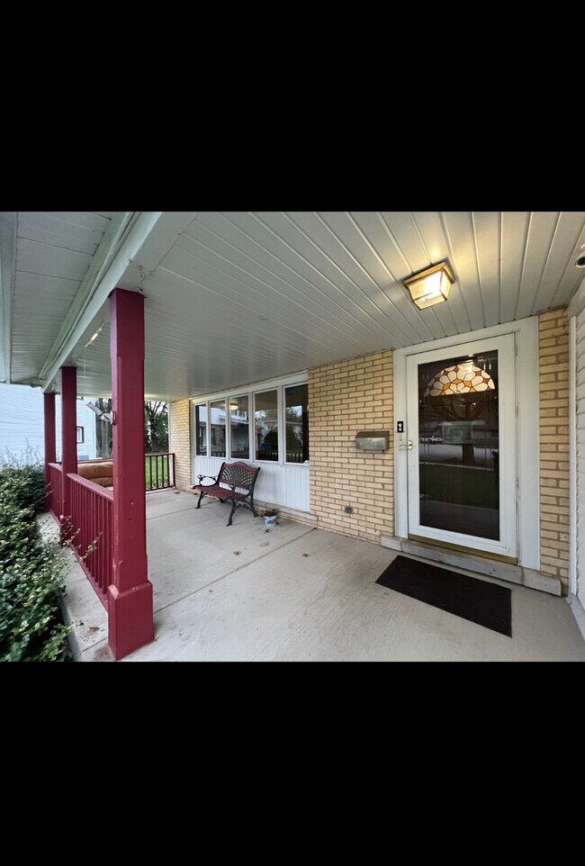 Building Photo - 188 N Pioneer Dr