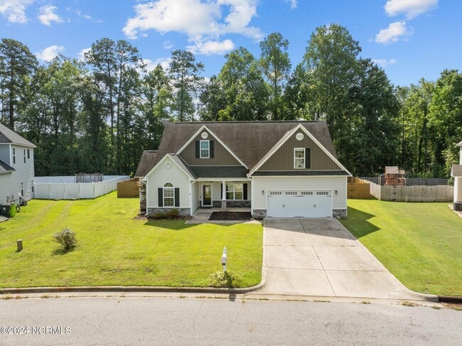 Building Photo - 2909 Oakwood Dr