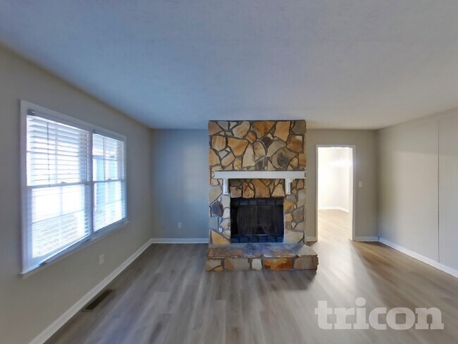 Building Photo - 4737 Cedar Lake Dr SE