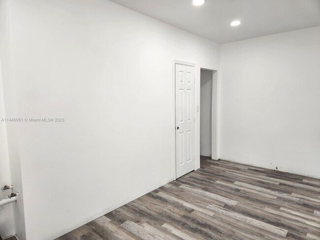 Foto del edificio - 9408 SW 151 Ave