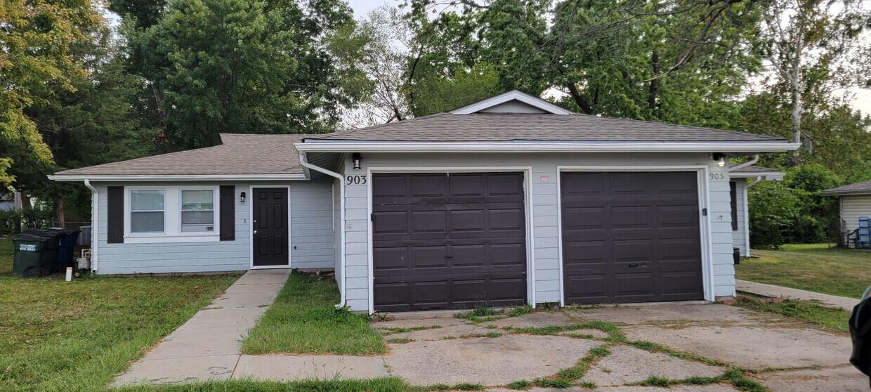 Foto principal - 903 W 24th St