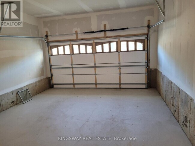 Building Photo - 524 Beckview Cres