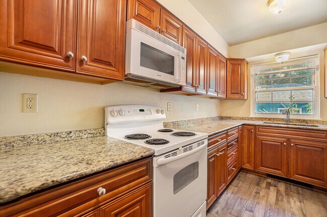 Foto del edificio - 1339 Village Park Ct