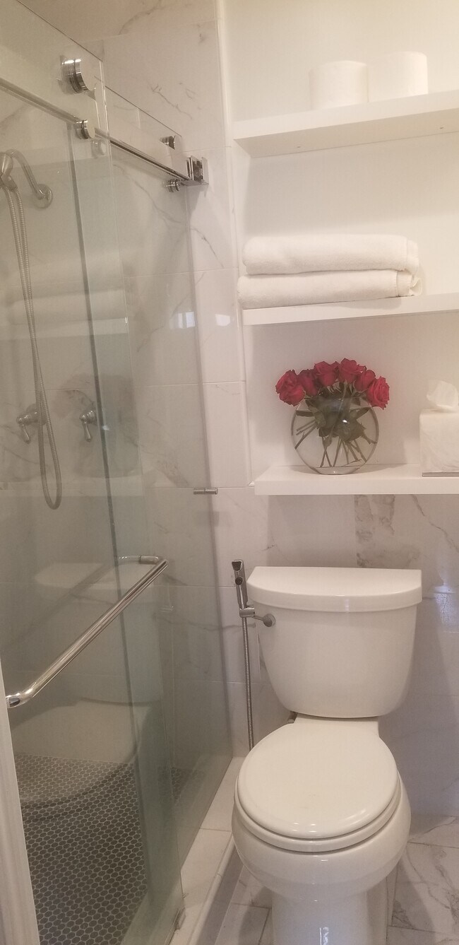 Foto del edificio - 1222 N Olive Dr