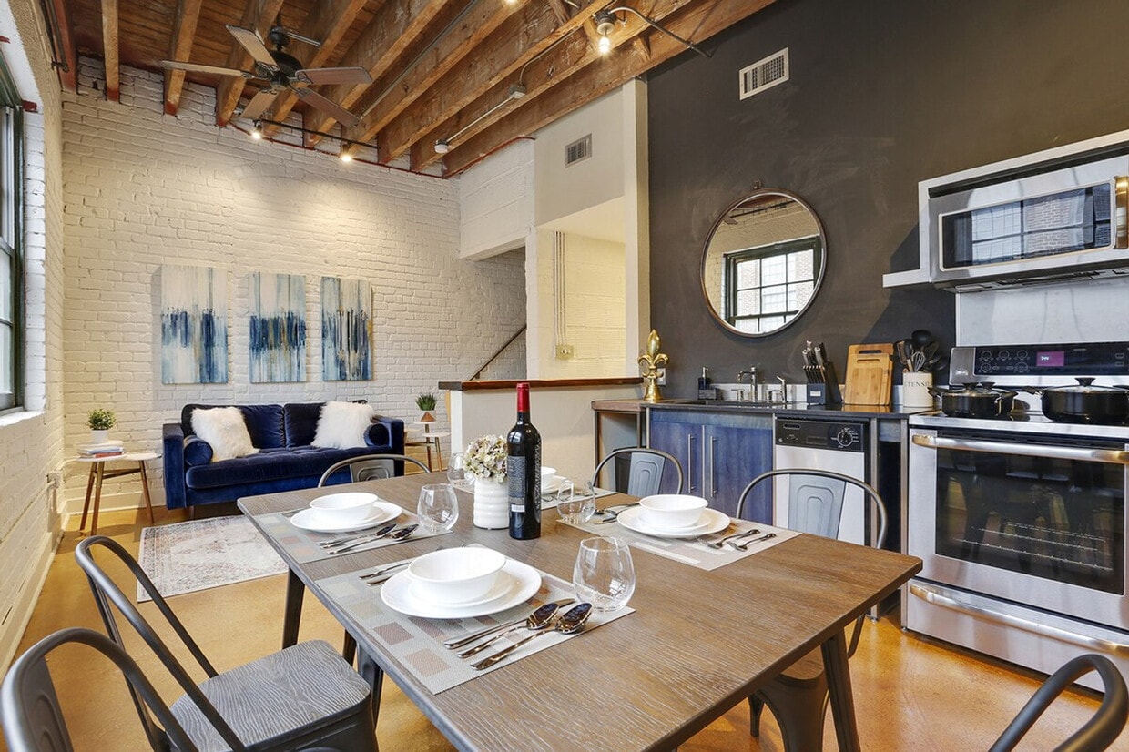 Foto principal - 1029 Annunciation St