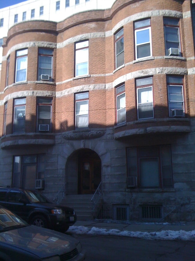 Front of Building - 456 W St James Pl