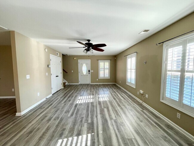 Building Photo - West Columbia