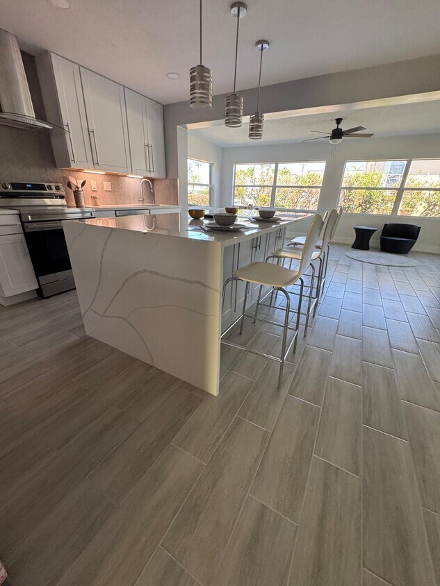 Foto principal - 400 Capri Blvd