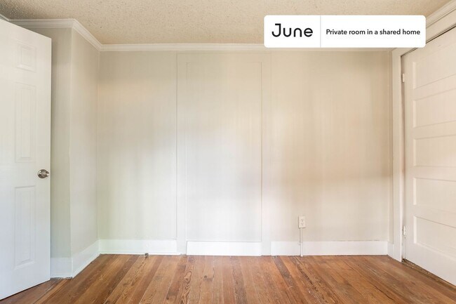 Foto del edificio - Room in Shared 3 bed/1 bath home