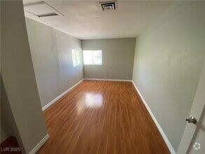 Building Photo - 221 N 19th St