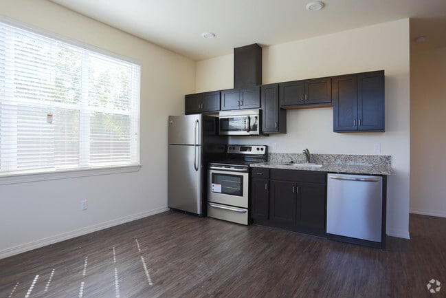 Interior Photo - Powell