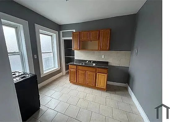 Foto del edificio - 220 Roseville Ave