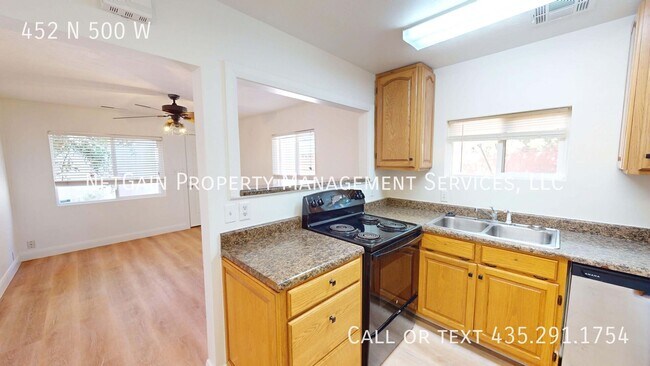 Building Photo - 452 500 W St