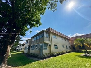 Building Photo - 445 Saxony Way
