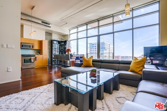 Foto principal - 1100 S Hope St