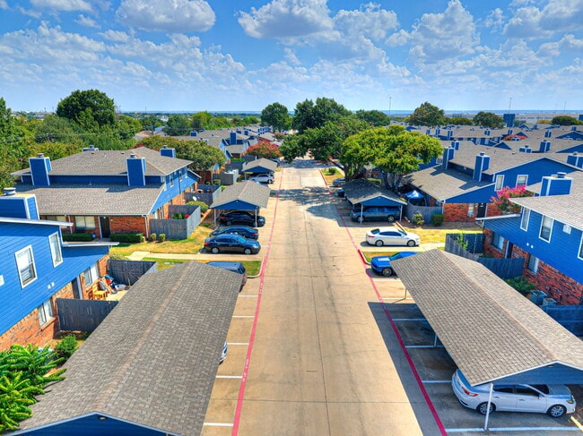 Building Photo - Heather Glen Townhomes