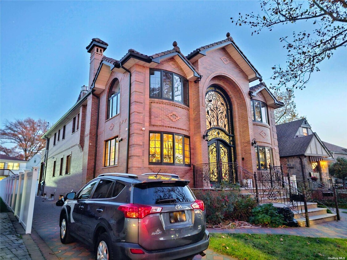 Foto principal - 203-18-203-27 27th Ave