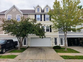 Building Photo - 1722 30th Ln