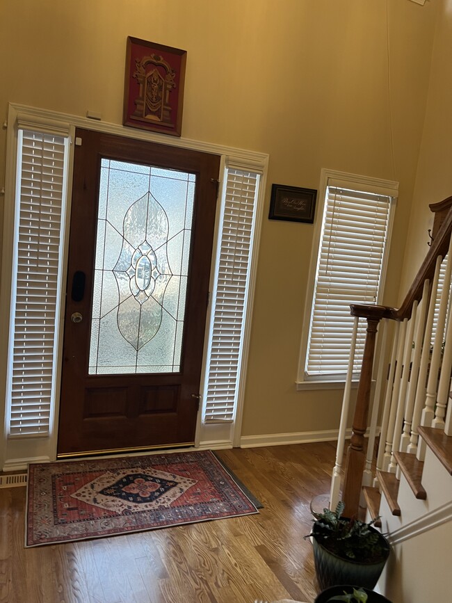 Foto del edificio - 619 Ashwood Ct