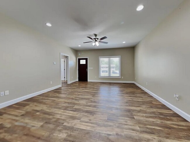 Foto del edificio - 343 Jared Steele Ln