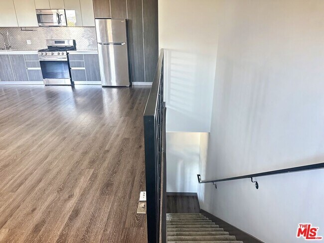 Foto del edificio - 552 N Hobart Blvd