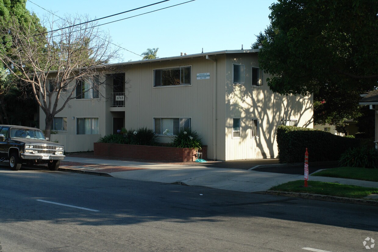 Primary Photo - 1717 Chapala St