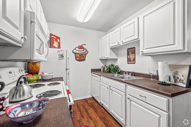 1 habitación, 1 baño - 450 pies cuadrados - Cocina - Riverside Ranch Apartments