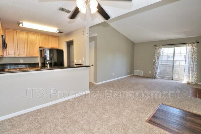 Foto del edificio - 11150 Trinity River Dr
