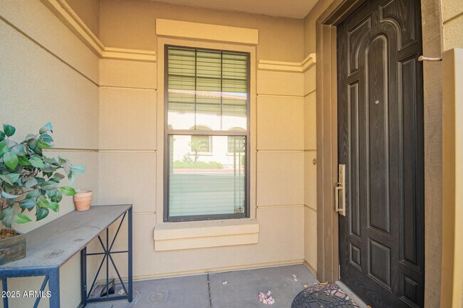 Building Photo - 7297 N Scottsdale Rd
