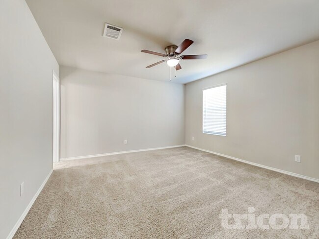 Foto del edificio - 9727 Marbach Hl