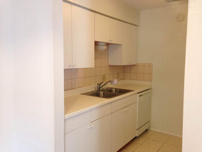 Foto del edificio - 500 E Riverside Dr