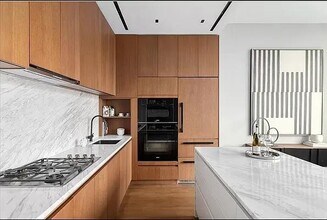 Building Photo - 570 Broome St