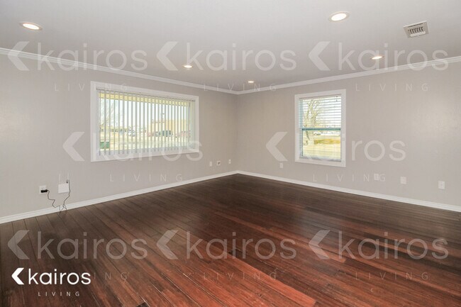 Foto del edificio - 401 S Meredith Ave.
