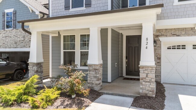 Building Photo - 824 Summit Crest Ct