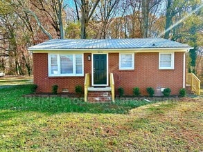 Building Photo - 504A Moore Dr