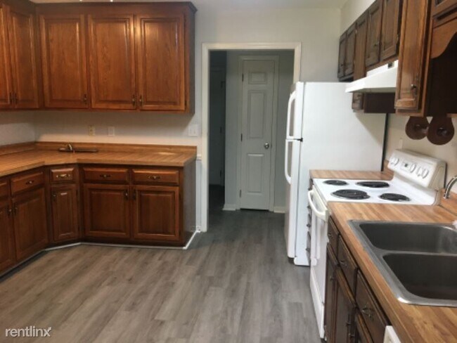 Building Photo - 3 br, 2 bath House - 205 SW Maynard Rd
