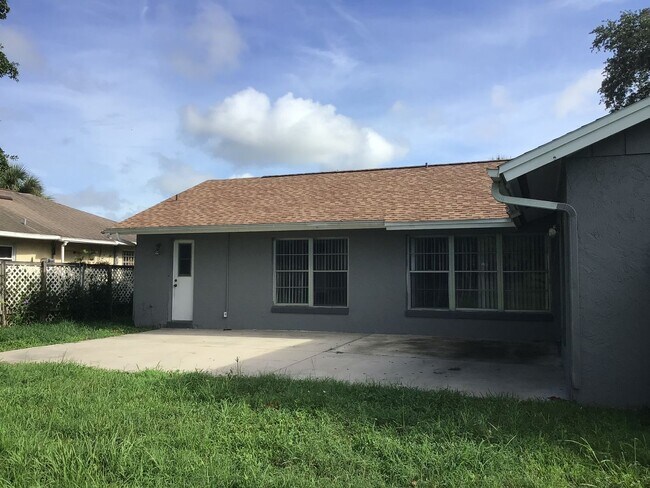 Foto del edificio - 1-Story Home.. 4 bedroom 2 bath home