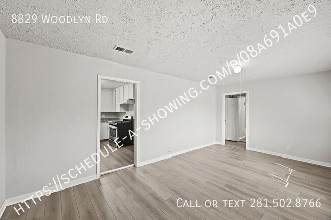 Foto del edificio - 8829 Woodlyn Rd
