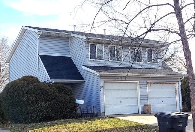 Photo - 205-207 Lincoln St Townhome