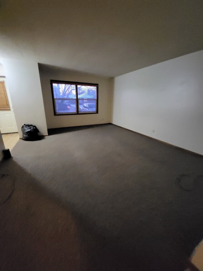 Building Photo - 1311 SE Wanda