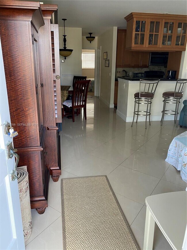 Foto del edificio - 467 Golden Isles Dr