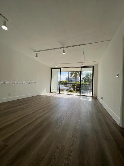 Foto del edificio - 20500 W Country Club Dr