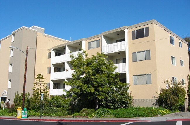 Building Photo - 750 MacArthur Blvd