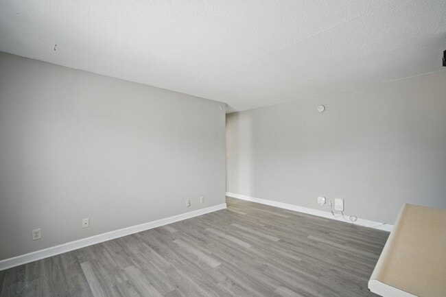 Interior Photo - ONE MONTH FREE - Limited Time Only - Anken...