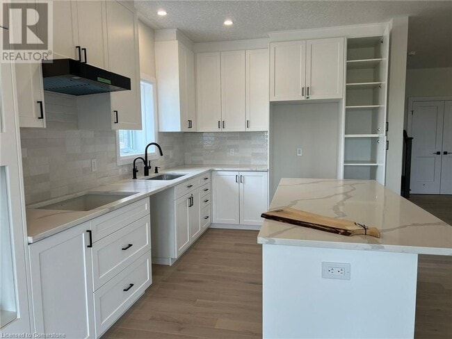 Building Photo - 729 Autumn Willow Dr