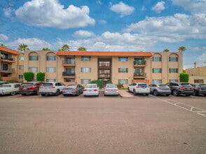 Building Photo - 6765 Alvarado Rd
